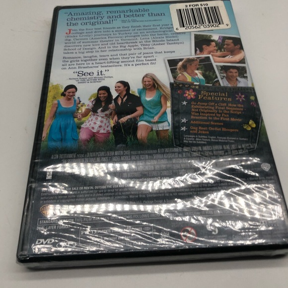 The sisterhood of the traveling pants - Picture 2 of 3